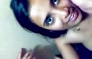 Medias rasgadas revelan un videos de venezolanas culiando coño hinchado con un gran clítoris